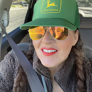 Meet your Posher, Danielle